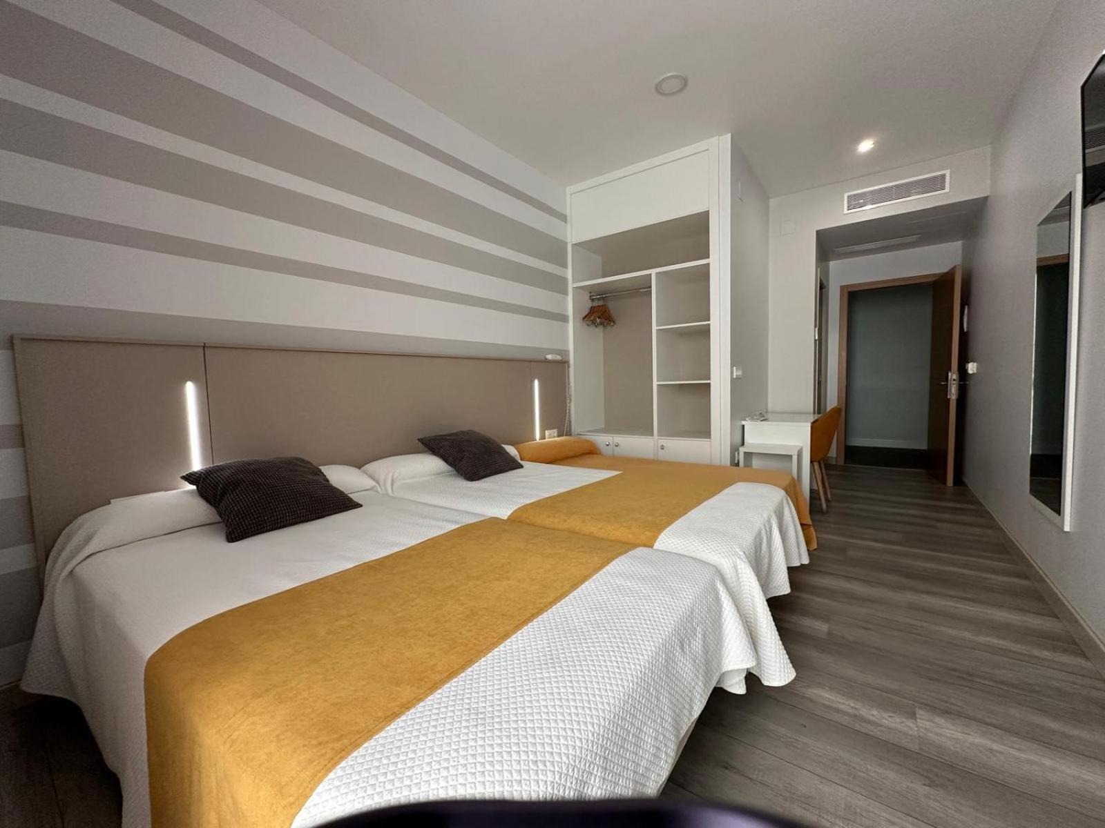Hotel Leo Монестерио Экстерьер фото